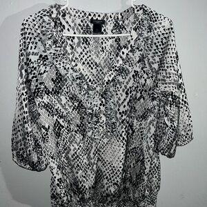 Ann Taylor Black and White Patterned Blouse